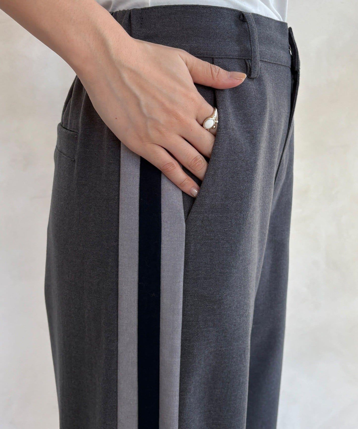 側邊條紋寬腿褲