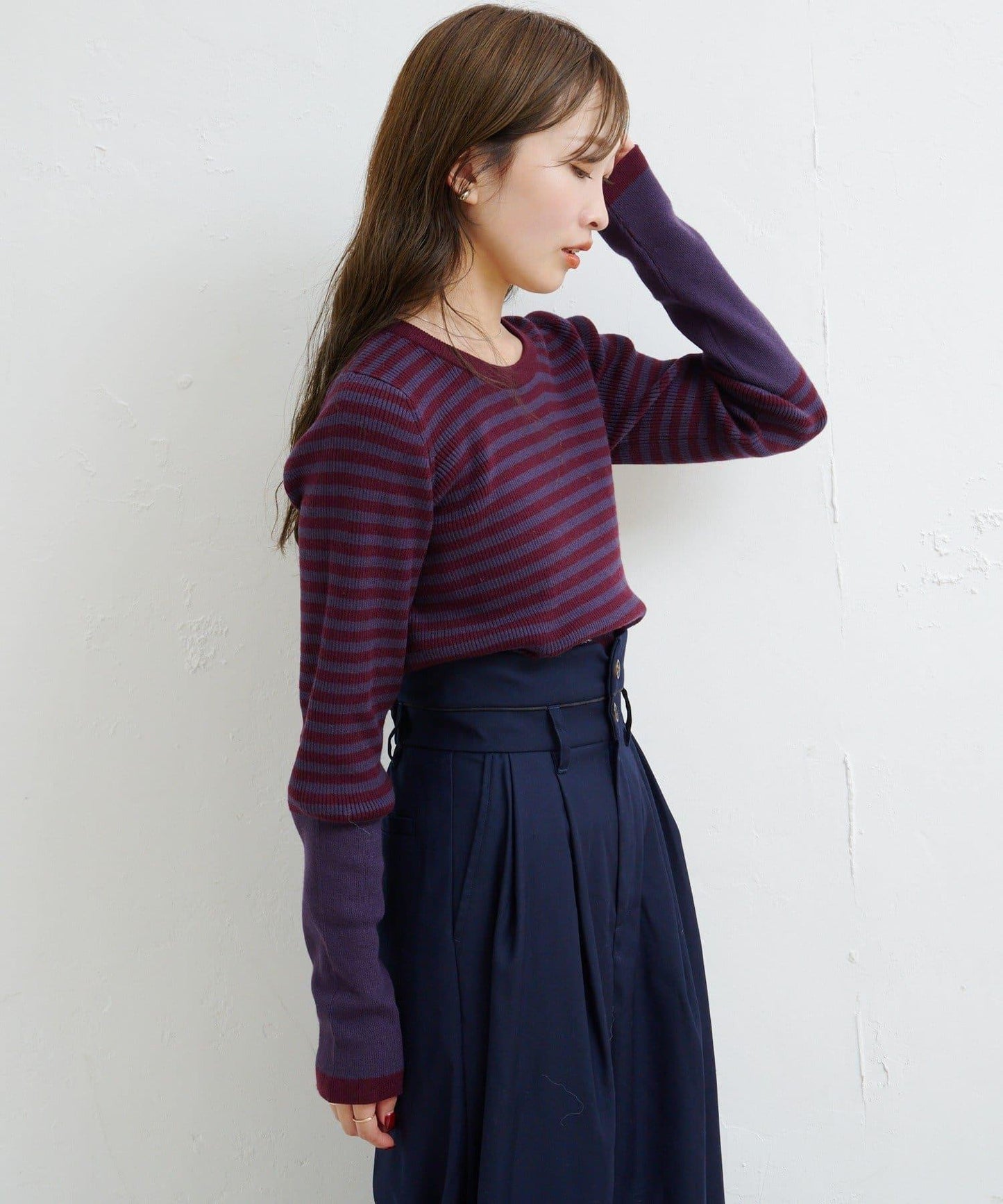 【4色可選】B 條紋指孔針織上衣