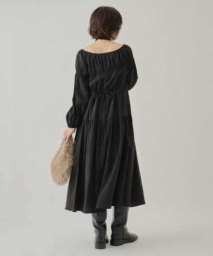 露肩抽繩連衣裙