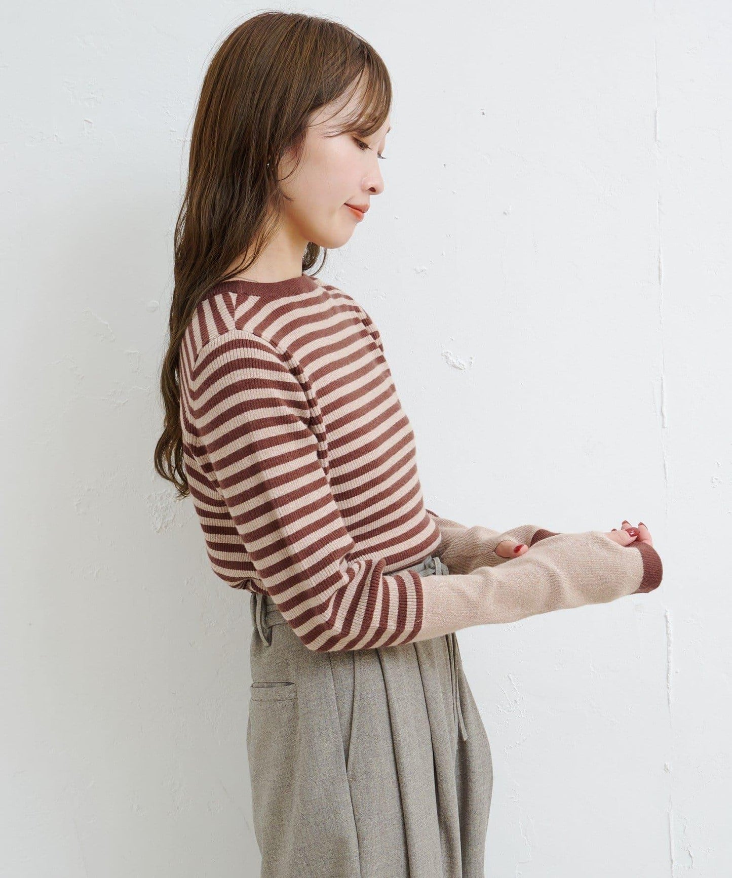 【4色可選】B 條紋指孔針織上衣