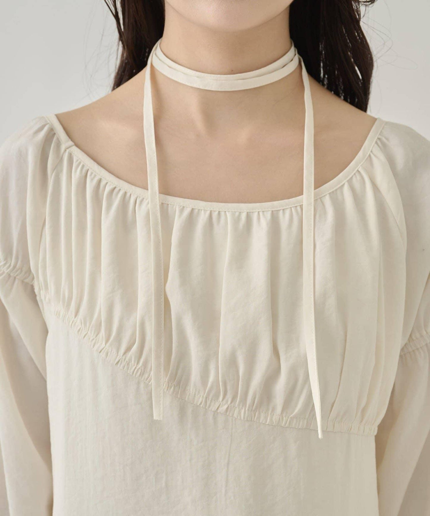 露肩抽繩連衣裙