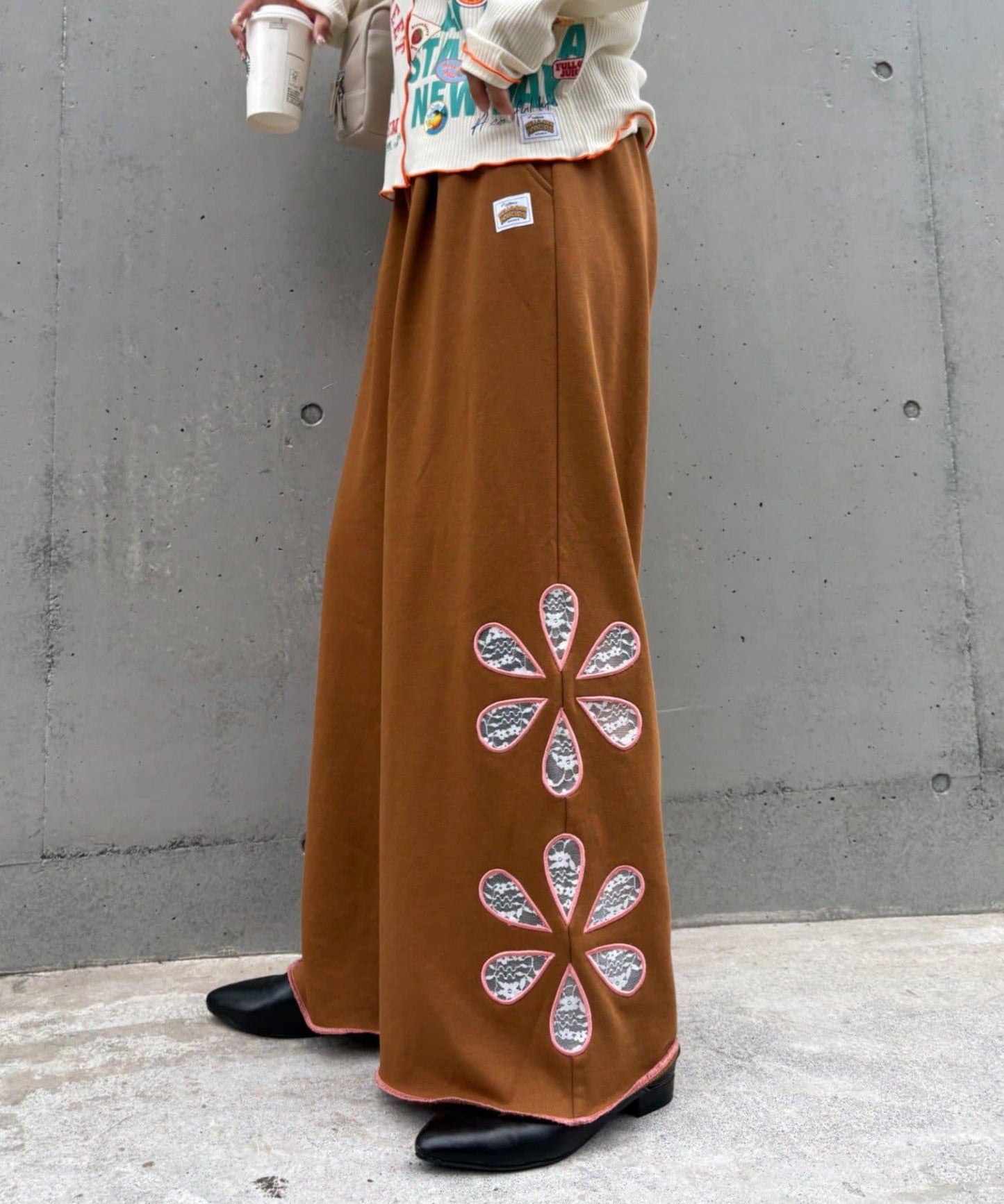 H.S花卉剪裁寬鬆衛褲