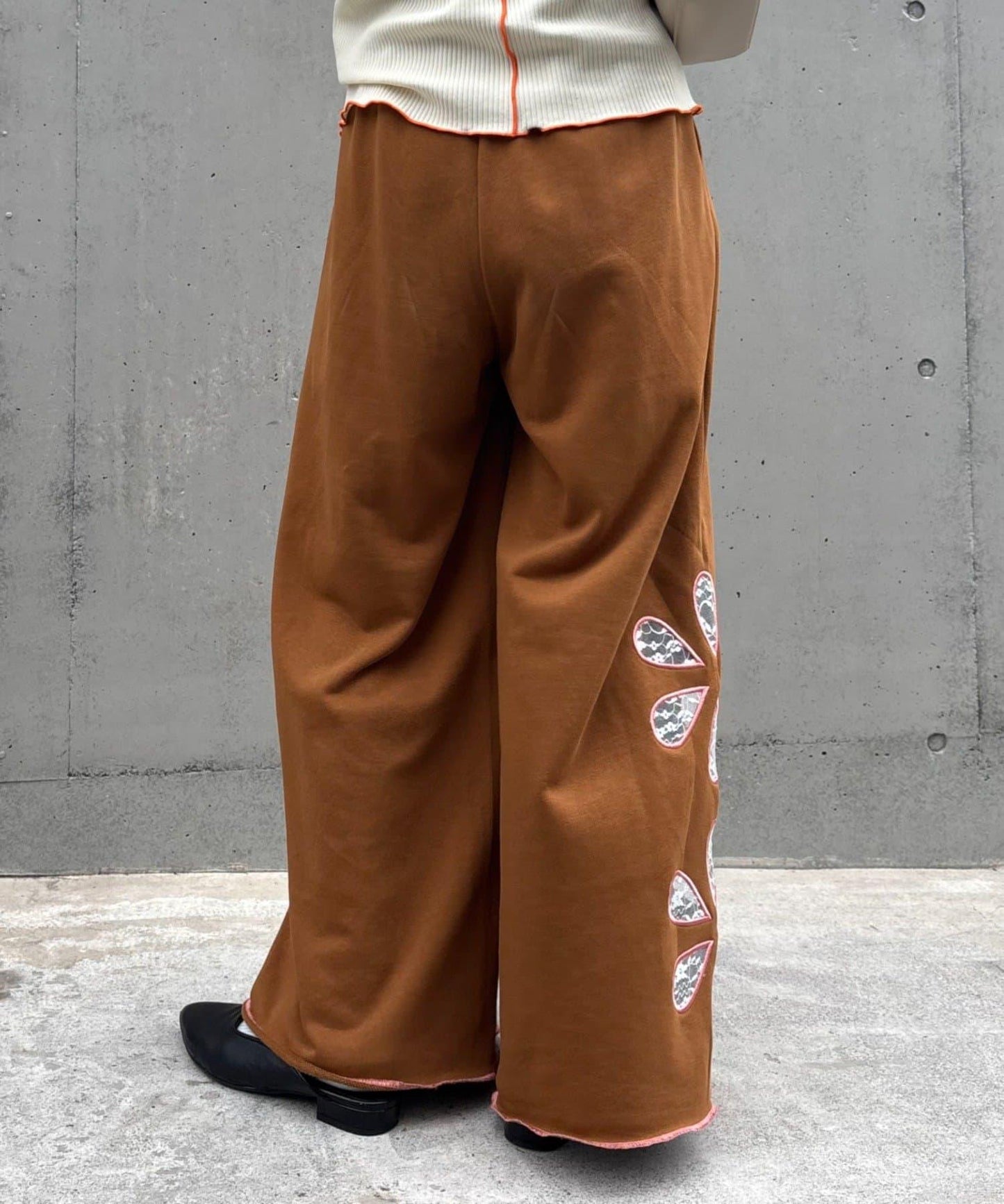 H.S花卉剪裁寬鬆衛褲