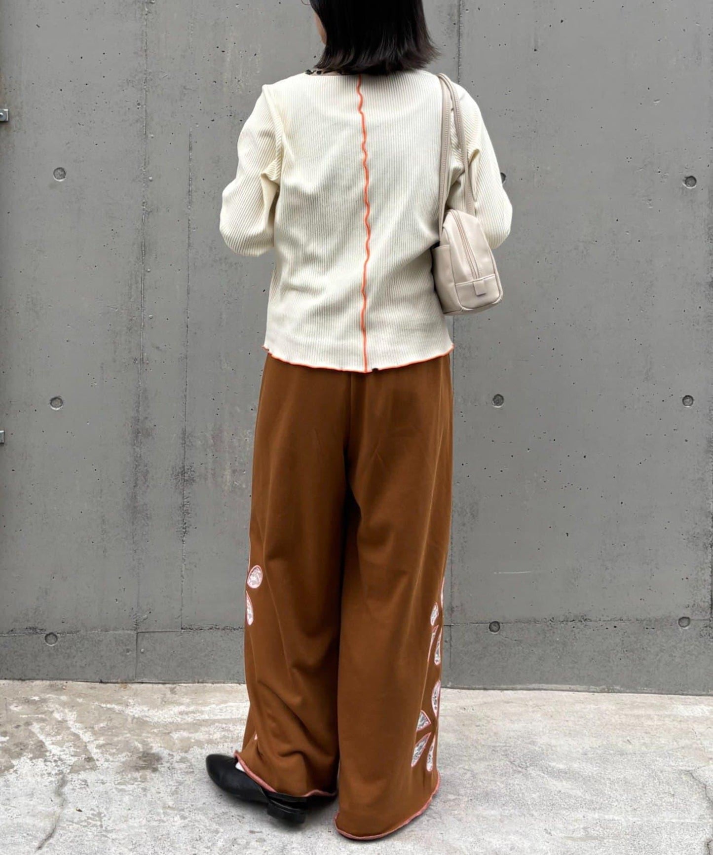 H.S花卉剪裁寬鬆衛褲