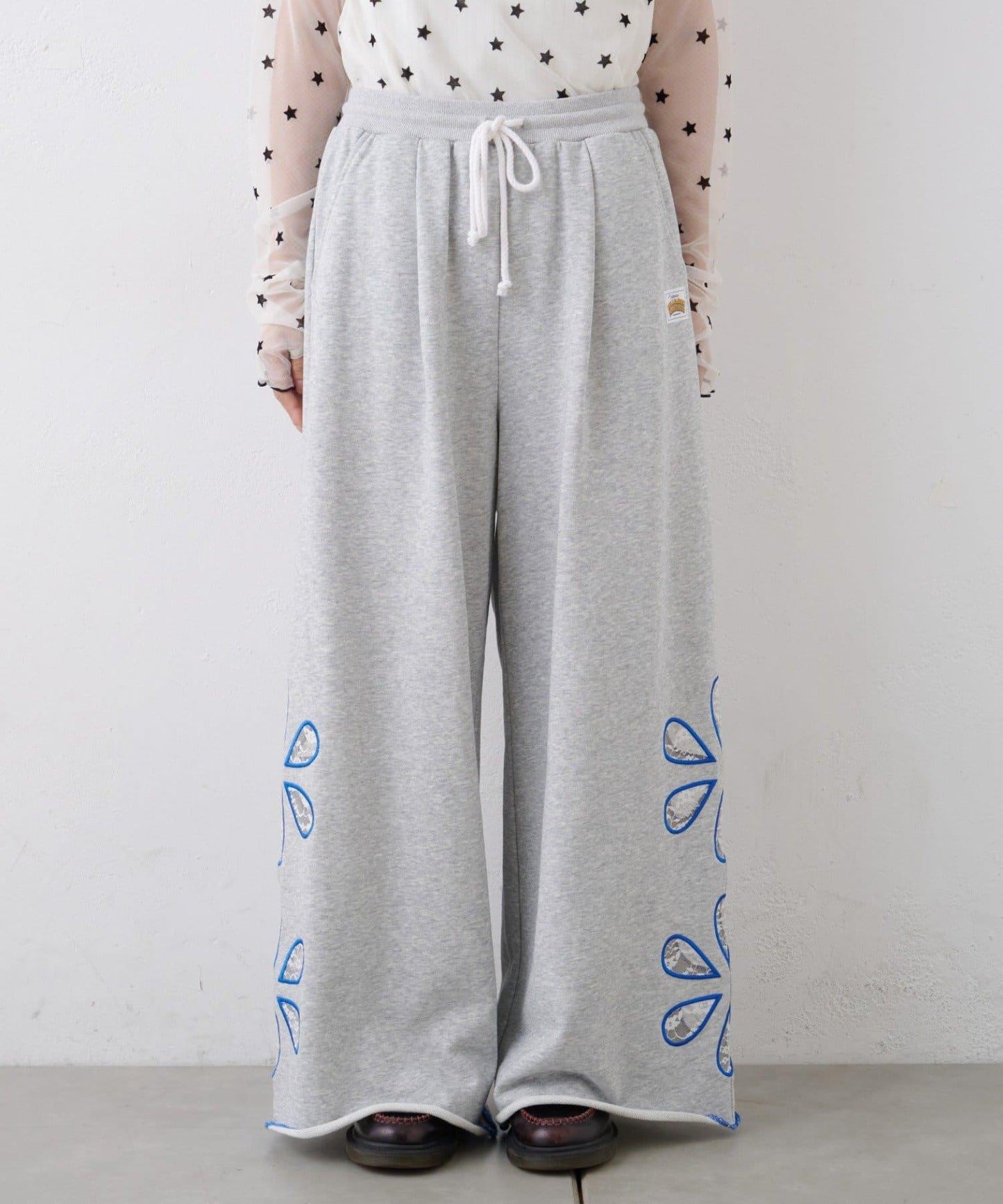 H.S花卉剪裁寬鬆衛褲