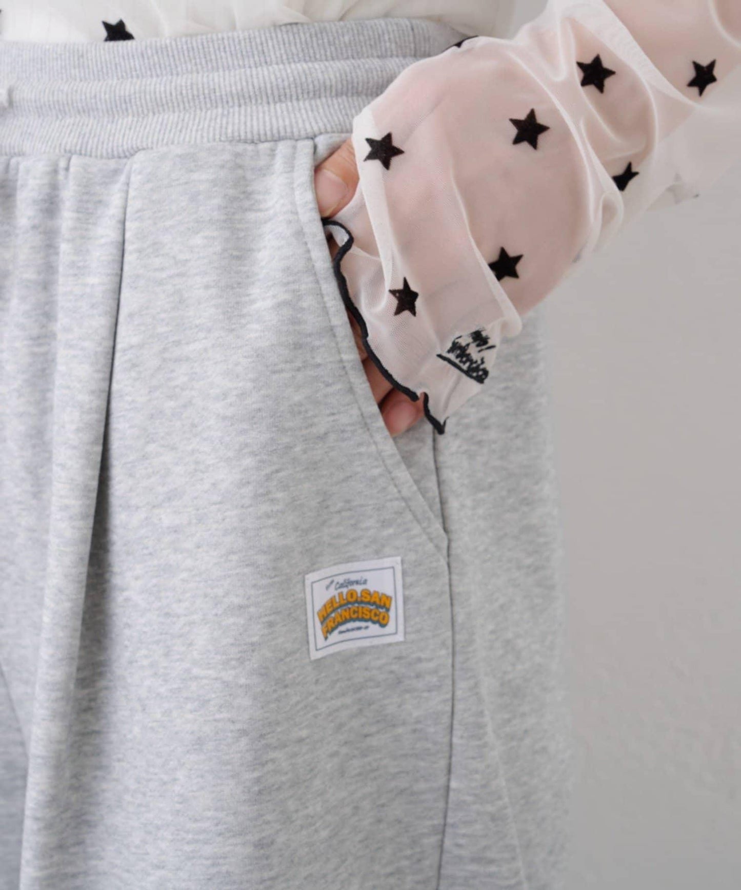 H.S花卉剪裁寬鬆衛褲