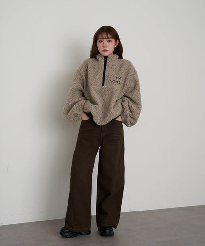 半拉鍊胸部刺繡抓絨衫