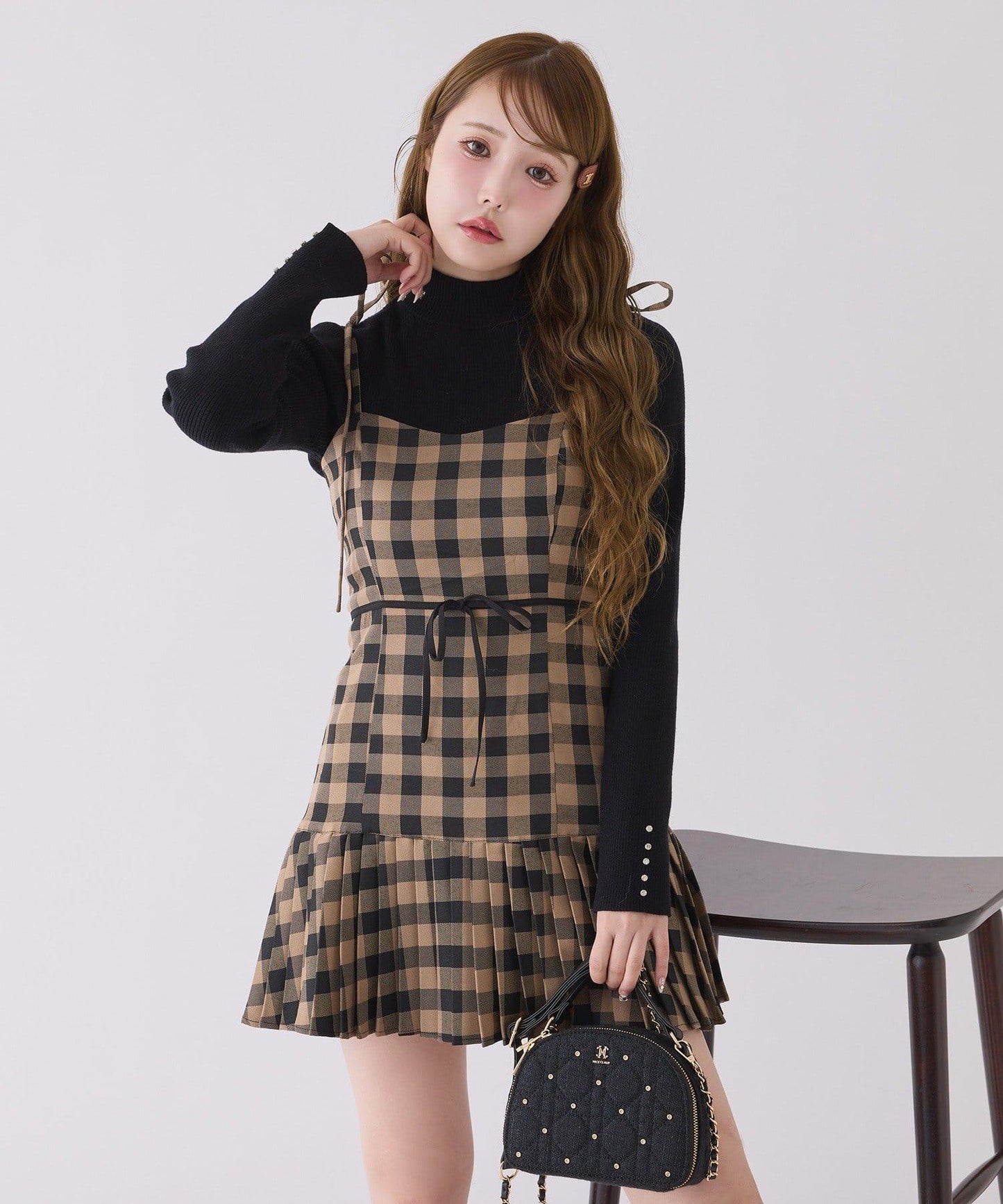 袖釦裝飾高領針織衫