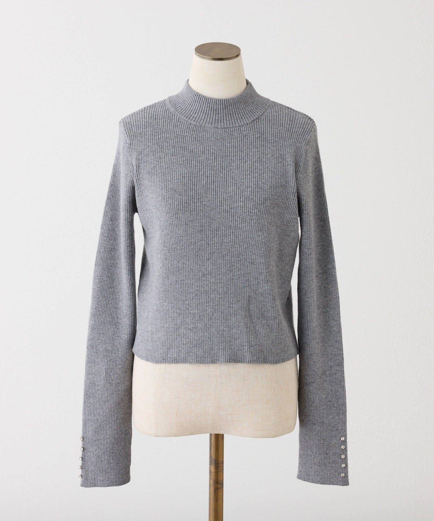 袖釦裝飾高領針織衫