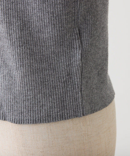 袖釦裝飾高領針織衫