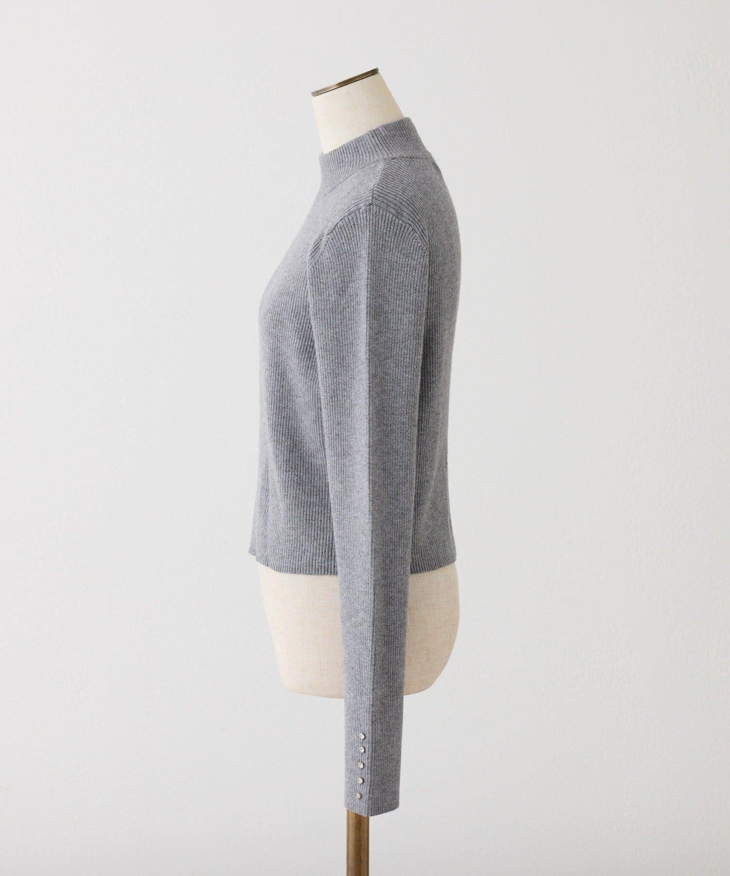 袖釦裝飾高領針織衫