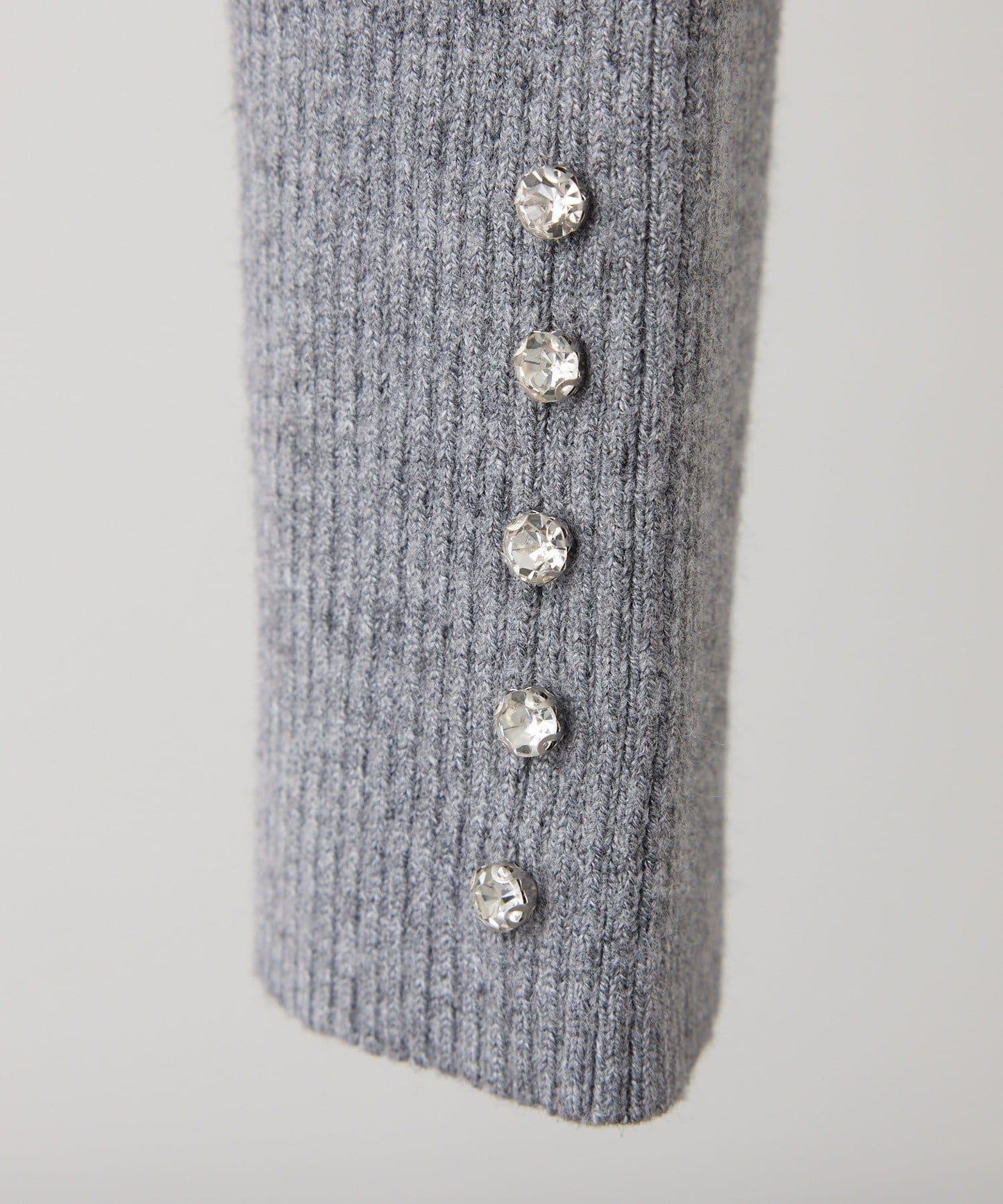 袖釦裝飾高領針織衫