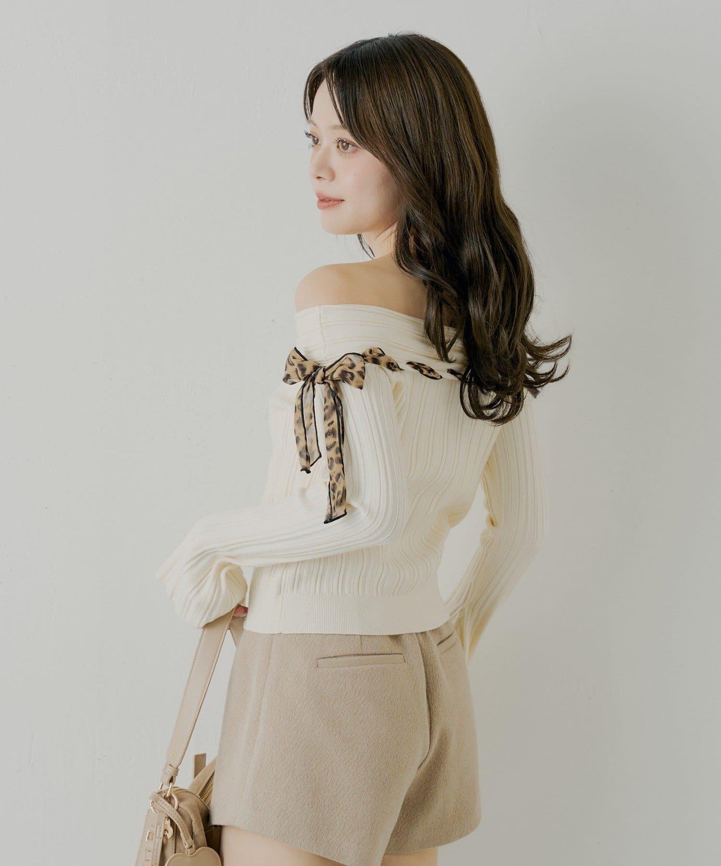 肩帶蝴蝶結單肩羅紋針織衫