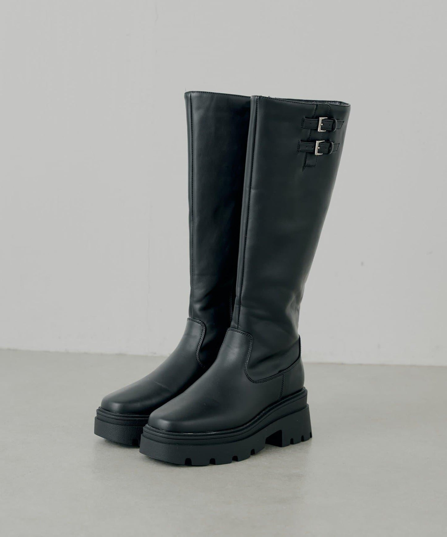 厚底帶扣設計長靴