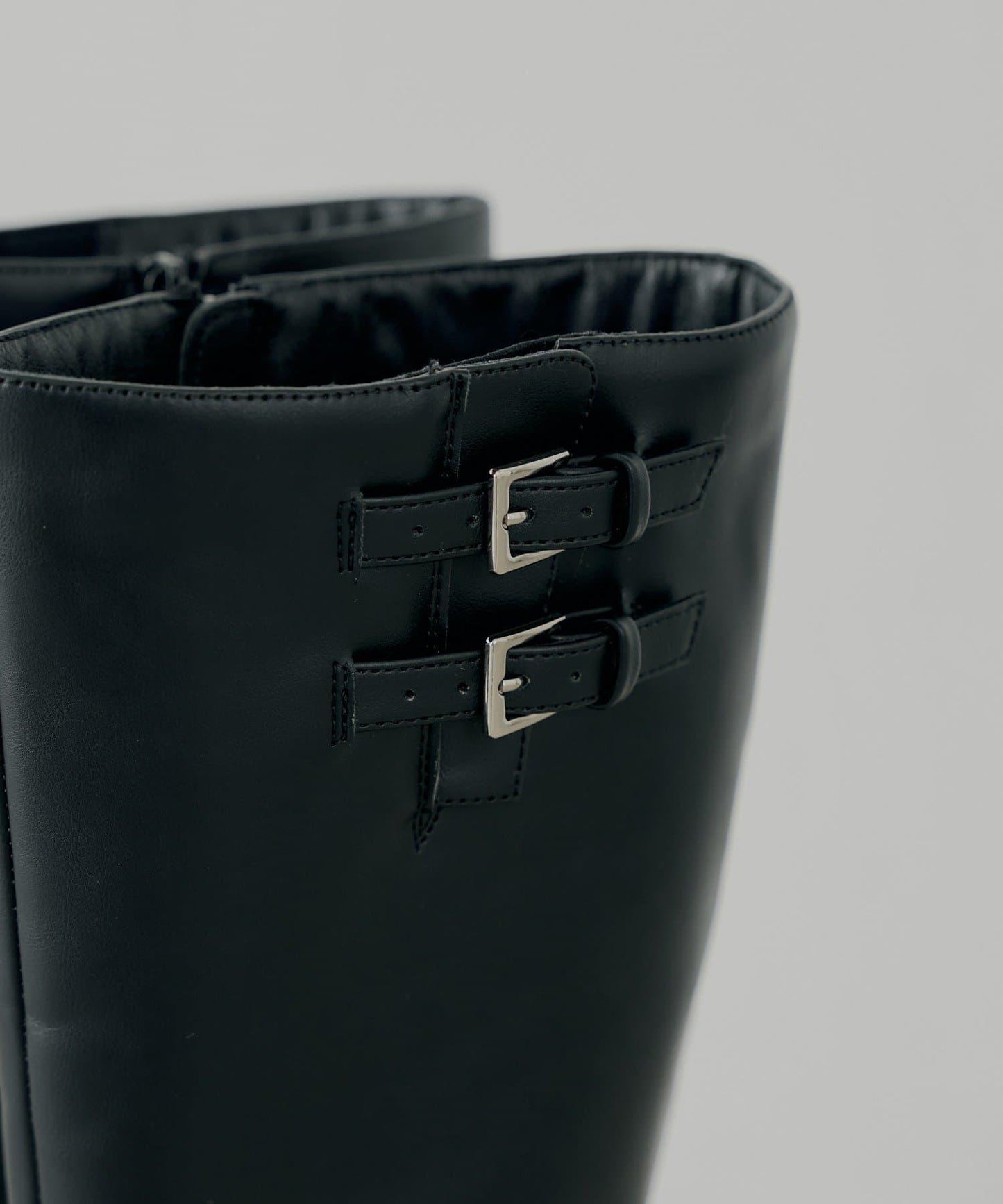 厚底帶扣設計長靴