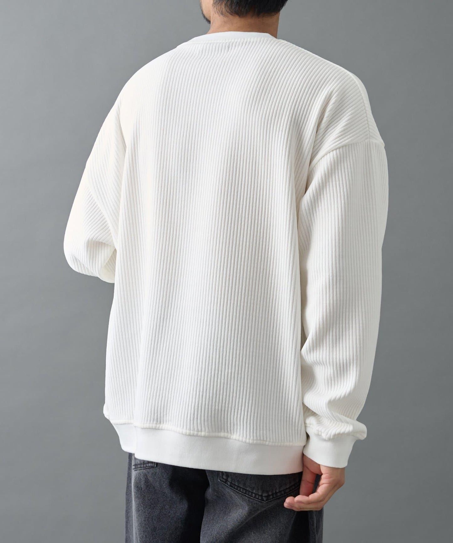 剪裁燈芯絨圓領衫