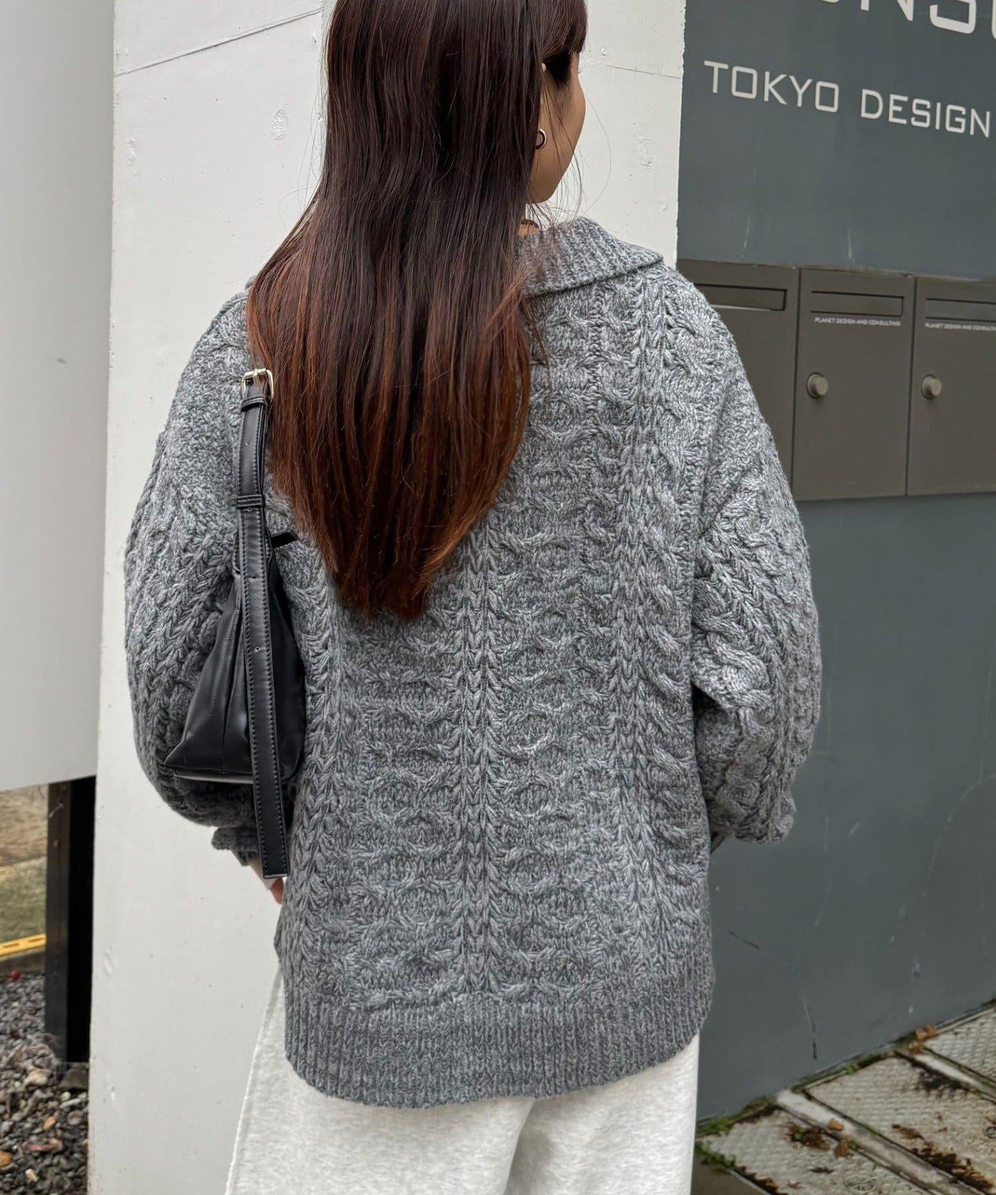 翻領針織麻花毛衣