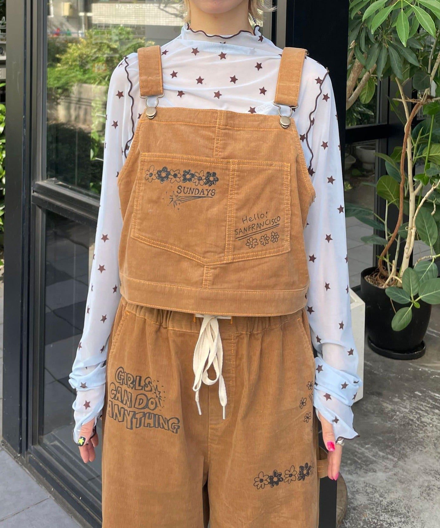 【HELLO.SANFRANCISCO/ハローサンフランシスコ】多穿法塗鴉燈芯絨拼色縫線揹帶褲