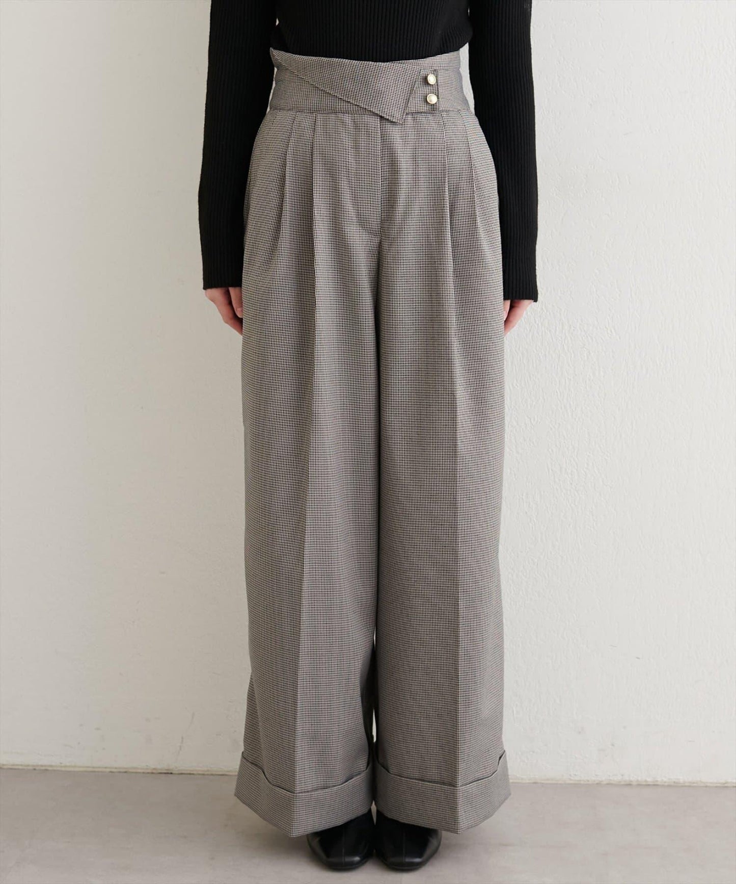 前翻折後褶長褲