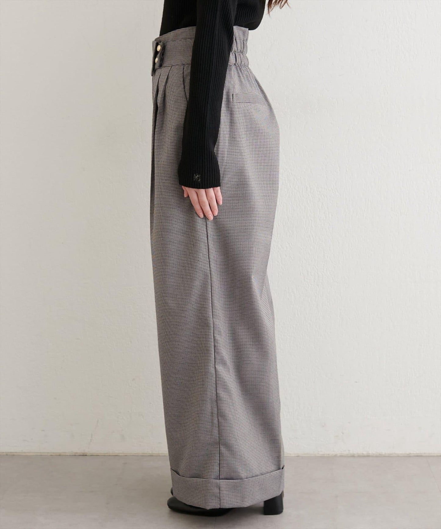 前翻折後褶長褲