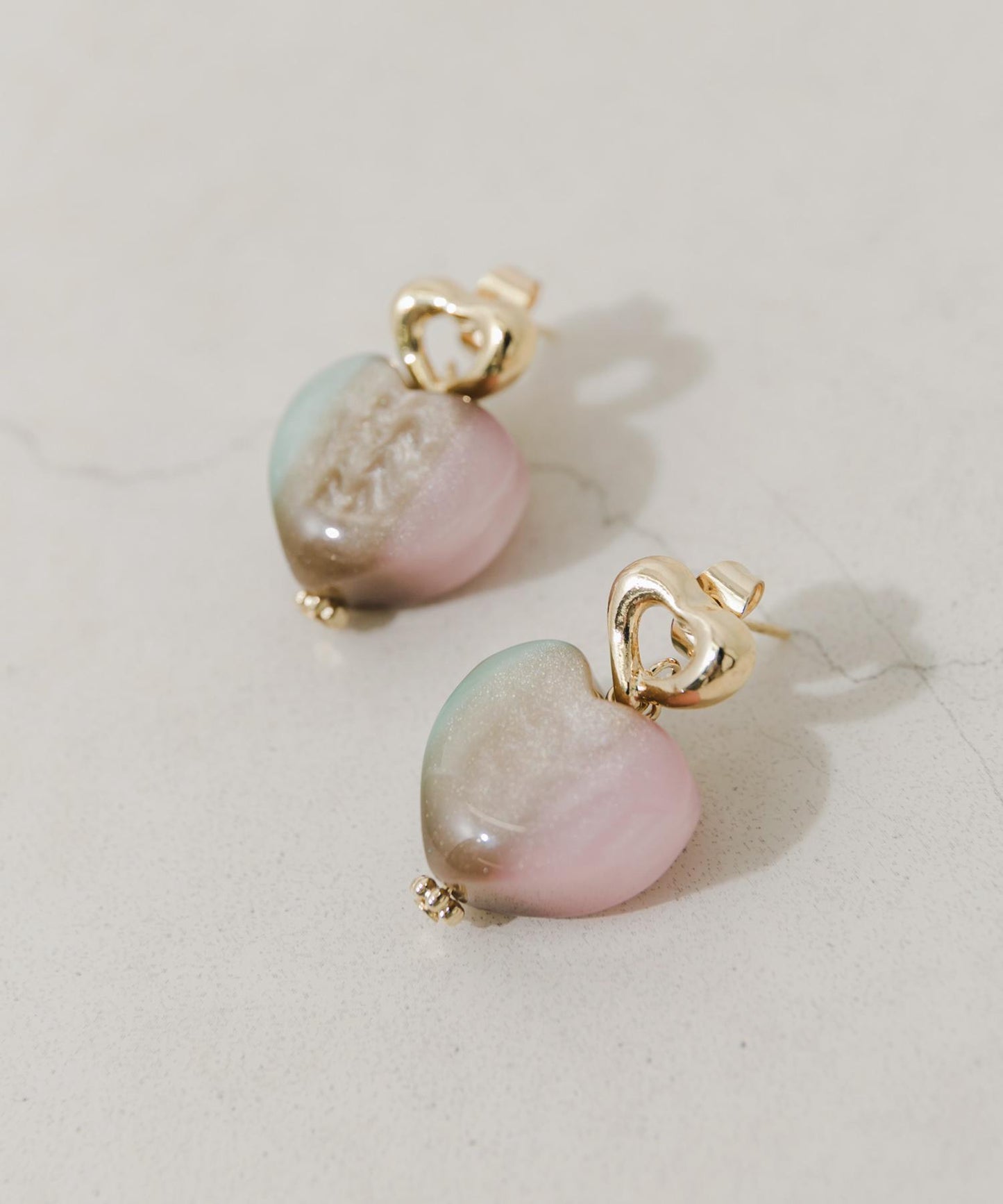 大理石色樹脂愛心耳環