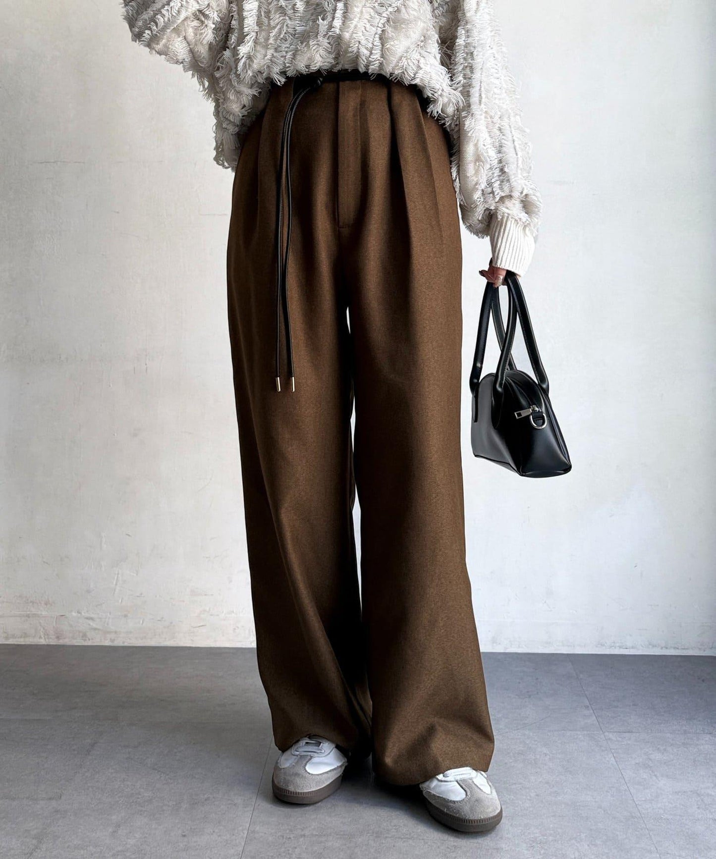 配合成皮帶長褲