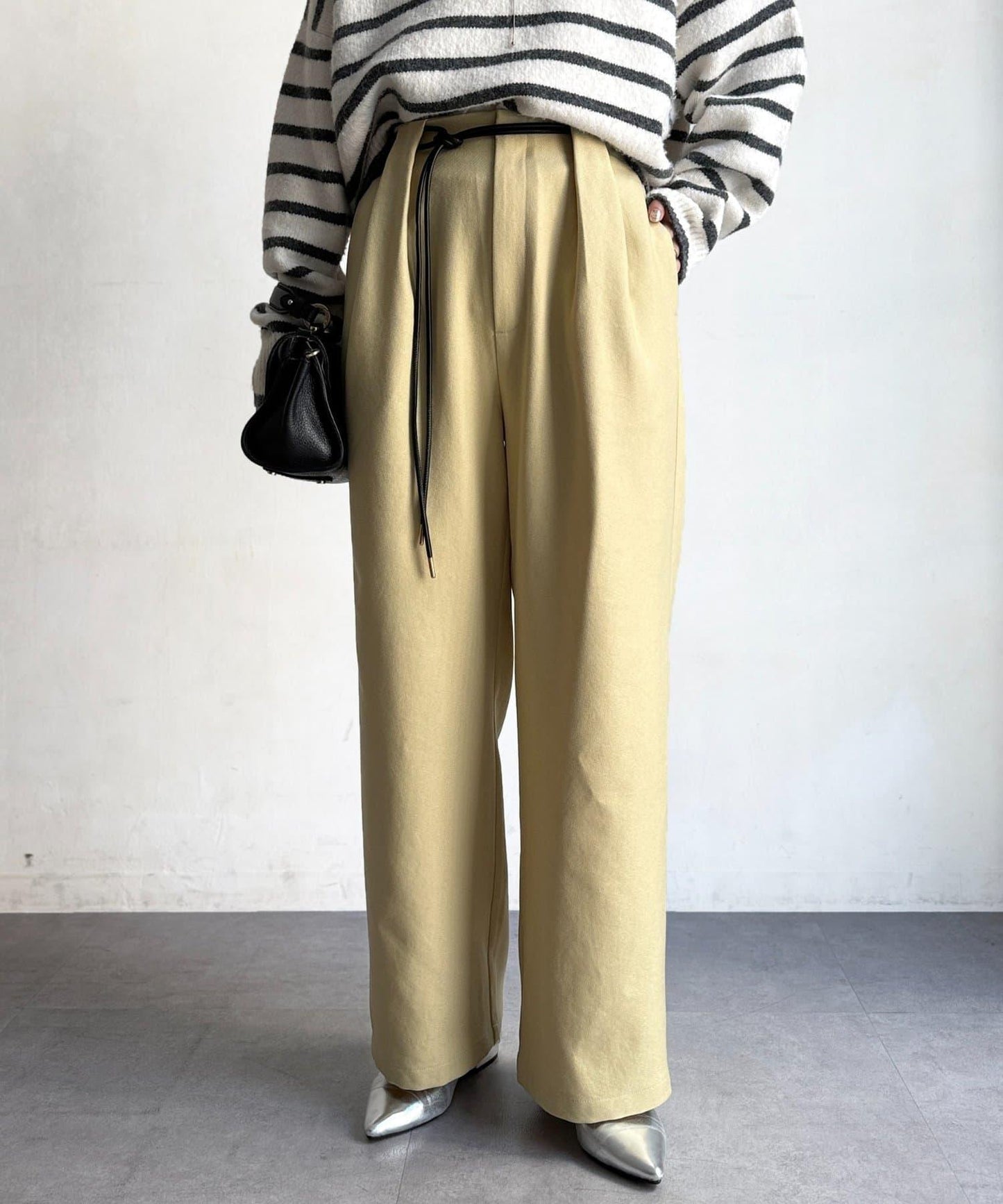 配合成皮帶長褲