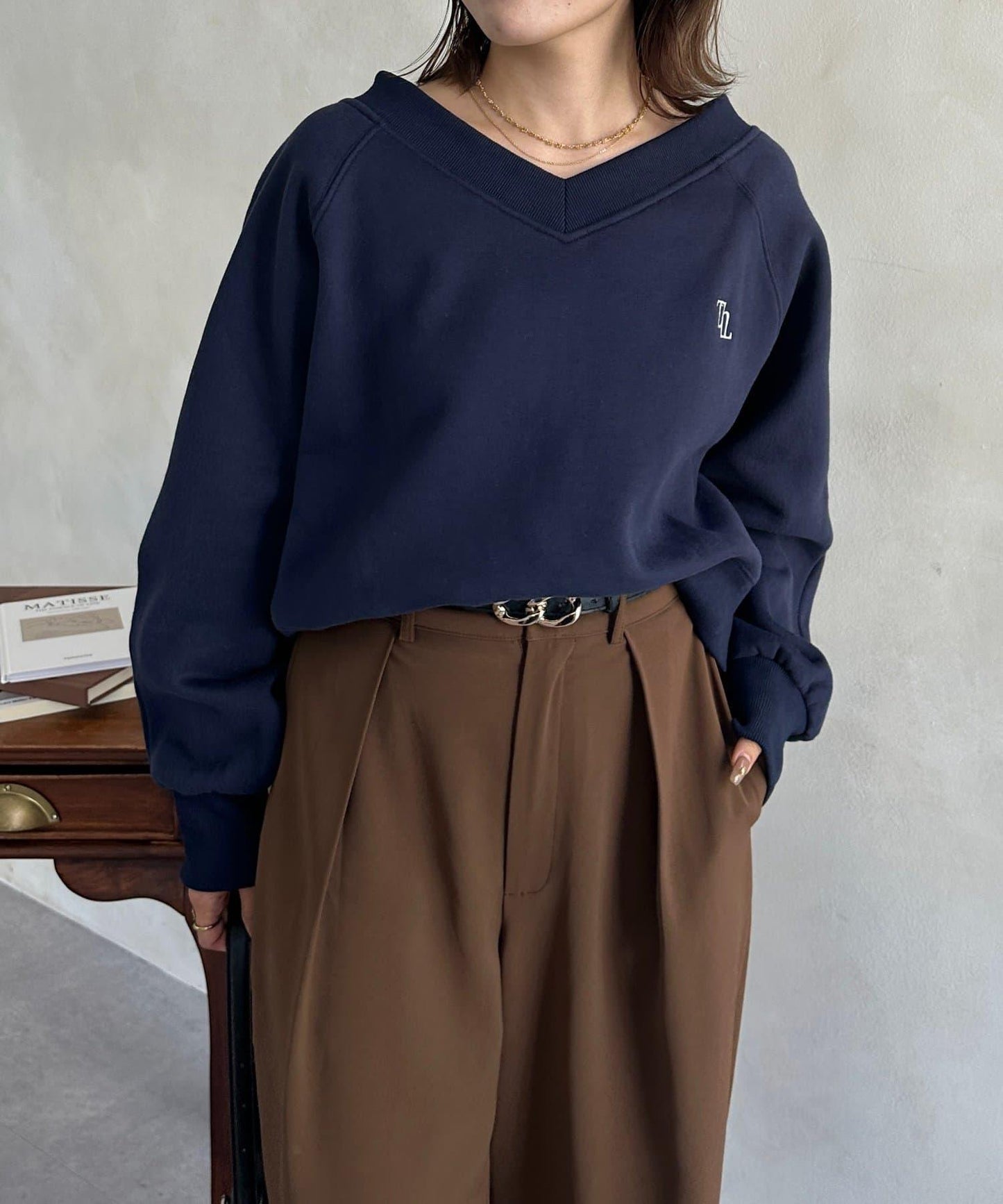 V領刺繡標誌加絨套頭衫