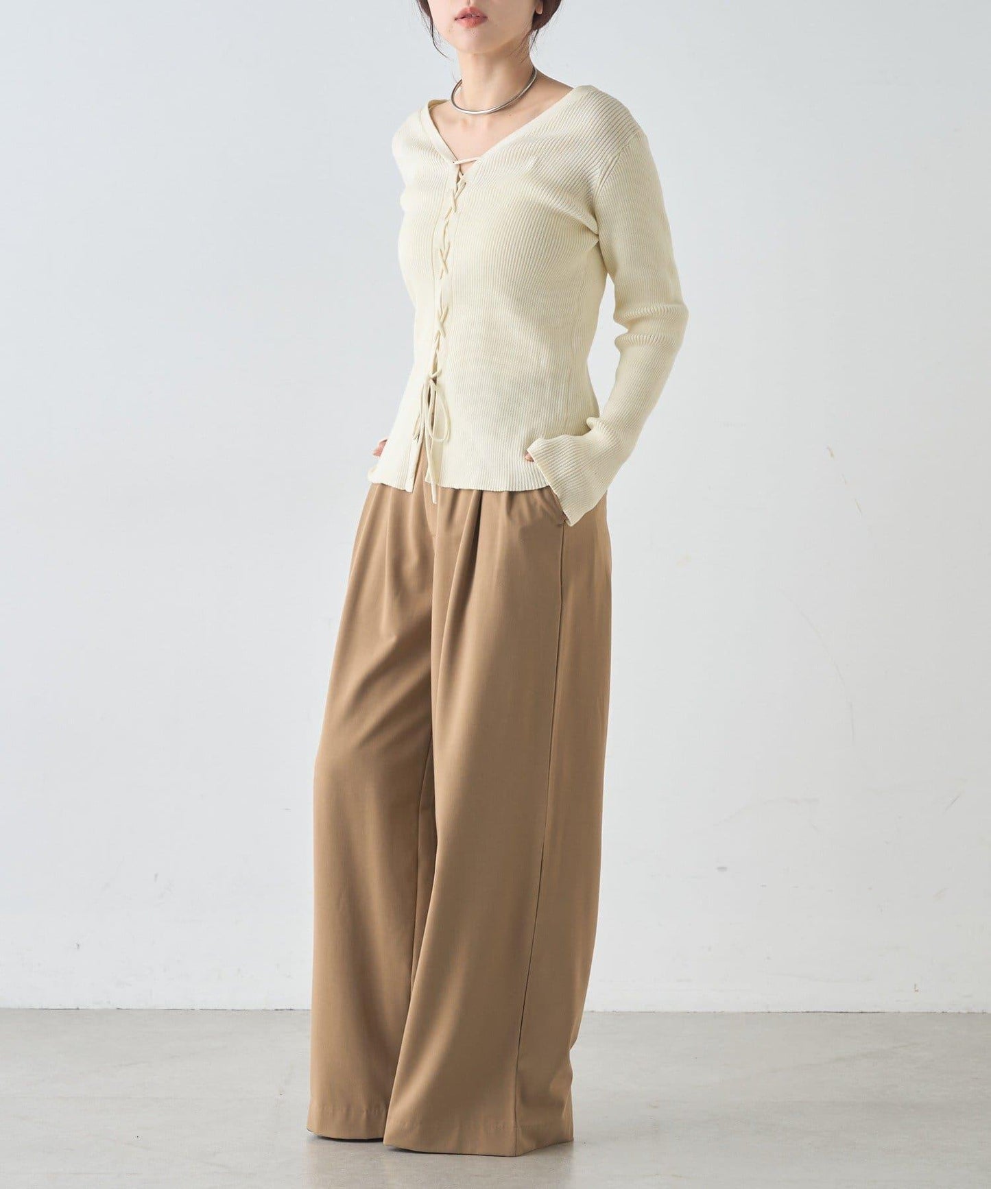 【前後兩穿設計】繫帶針織衫