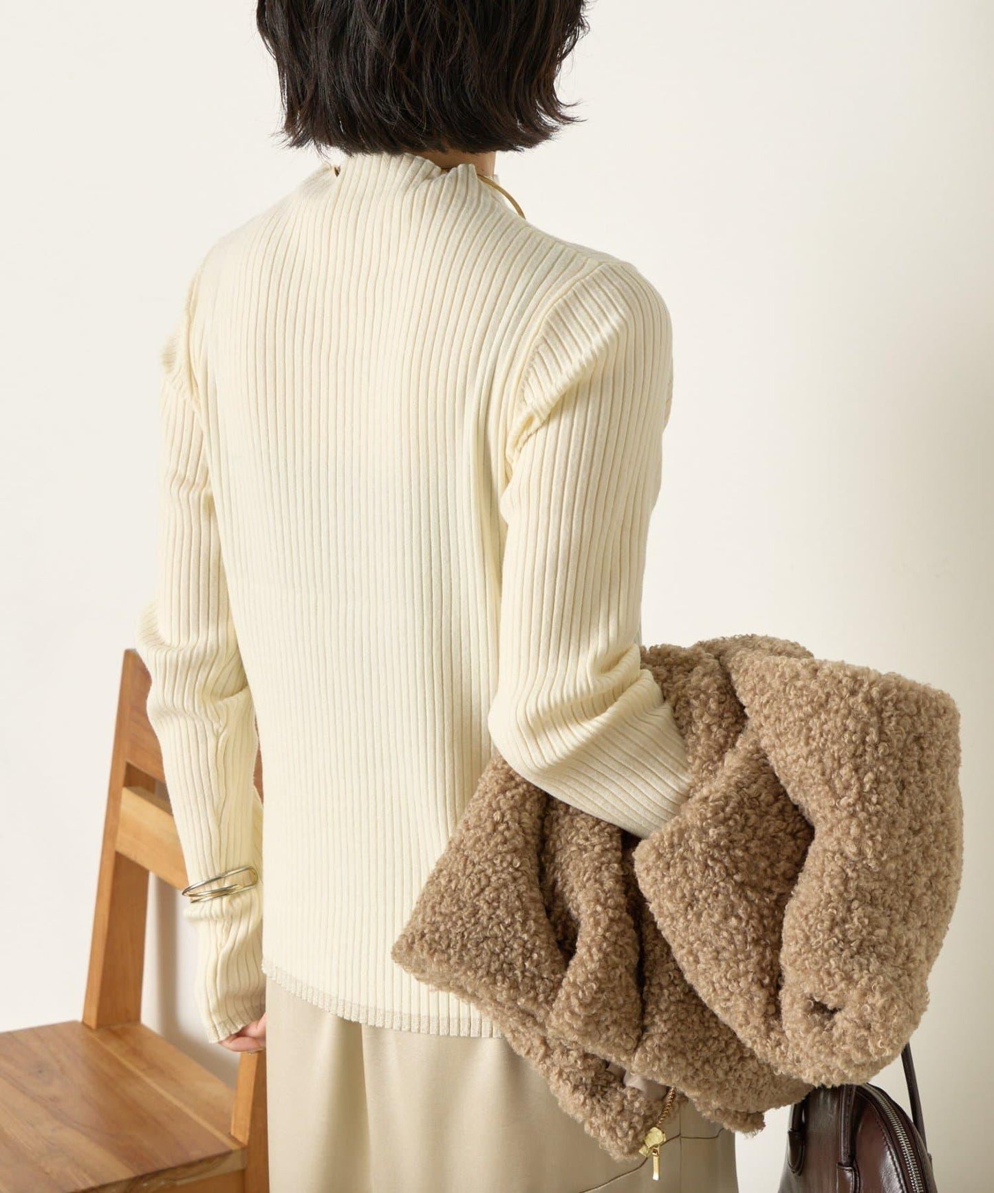 金色紐扣羅紋針織衫