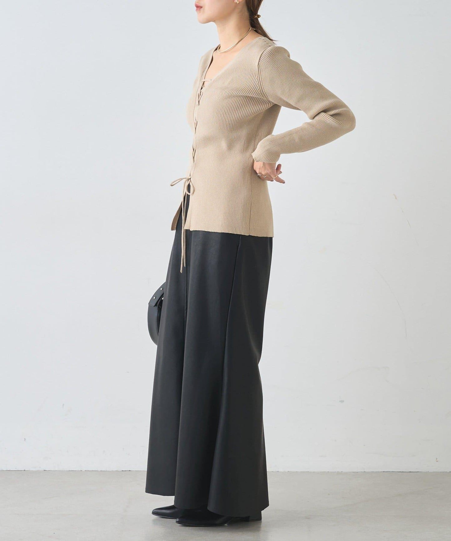 【前後兩穿設計】繫帶針織衫