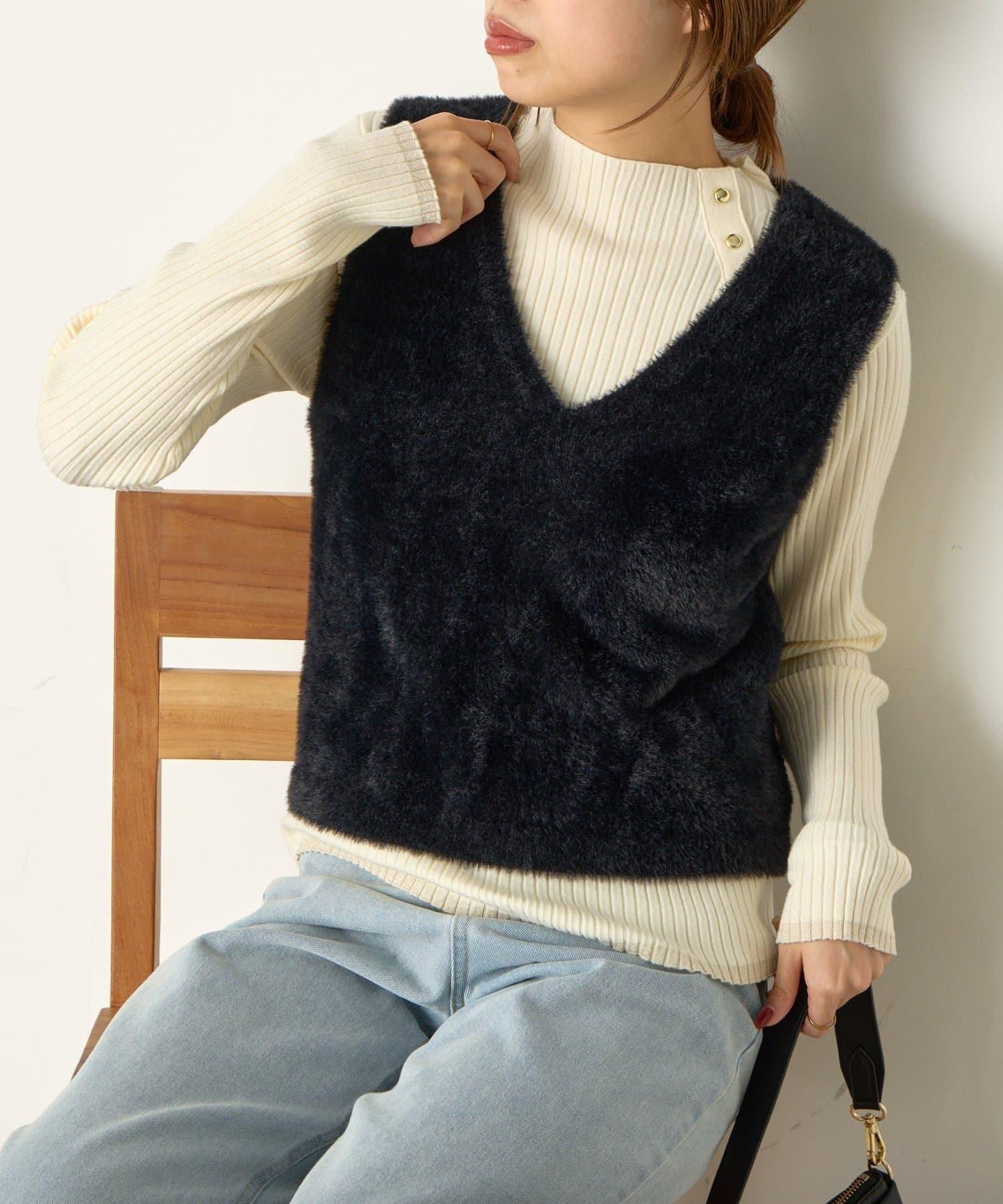 金色紐扣羅紋針織衫