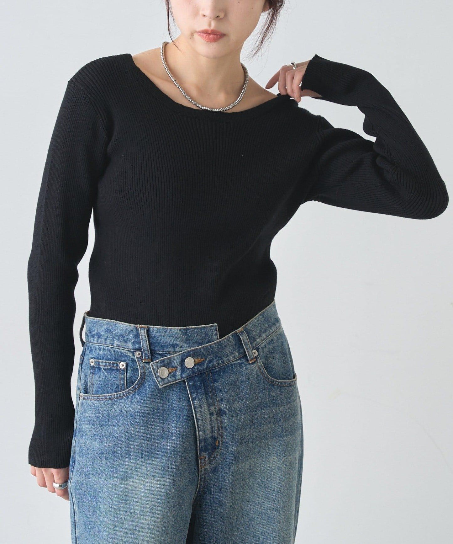 【前後兩穿設計】繫帶針織衫