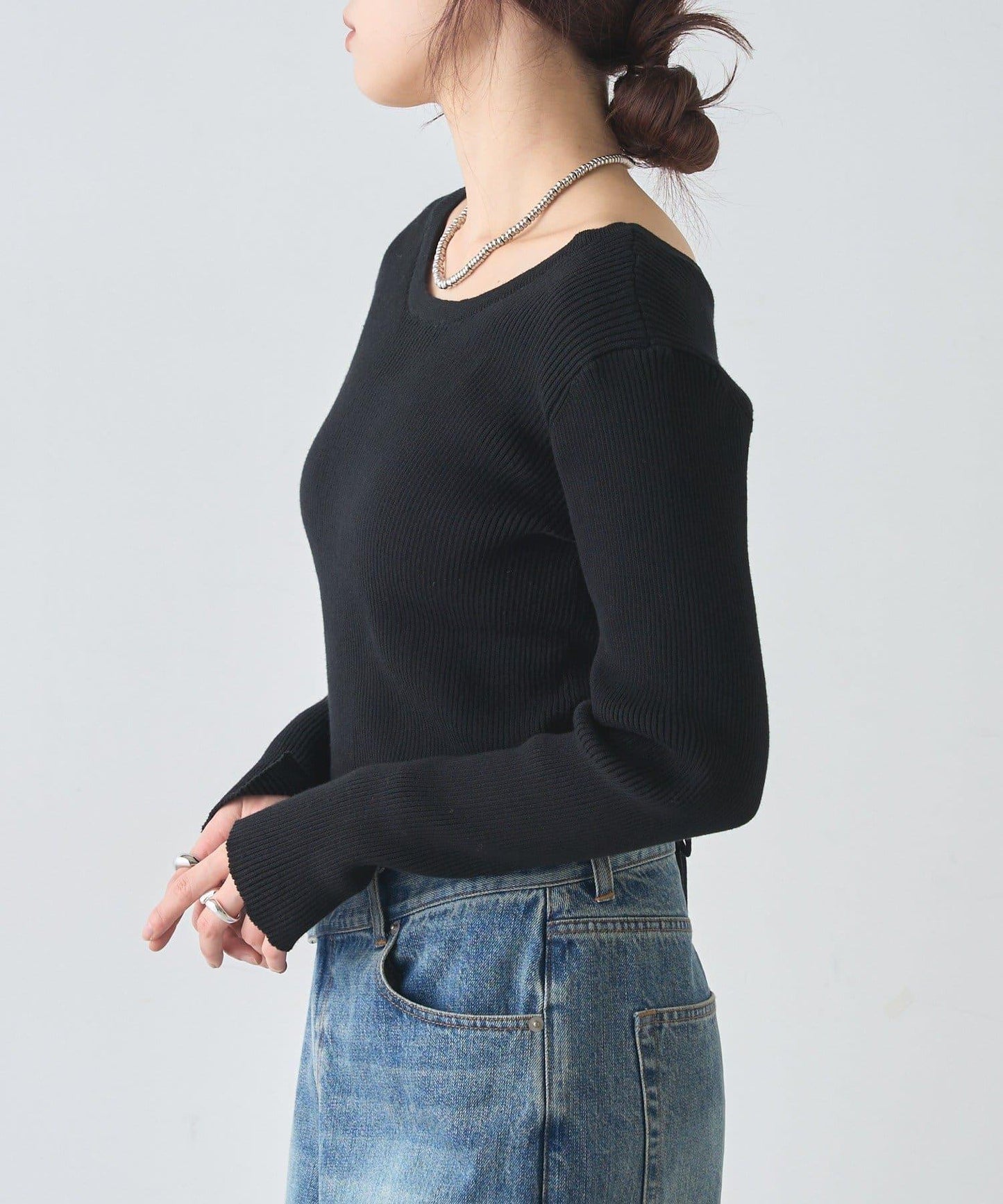 【前後兩穿設計】繫帶針織衫