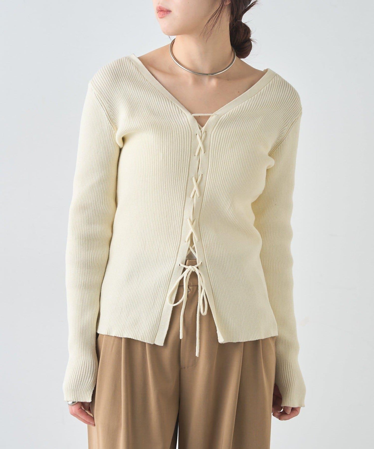 【前後兩穿設計】繫帶針織衫