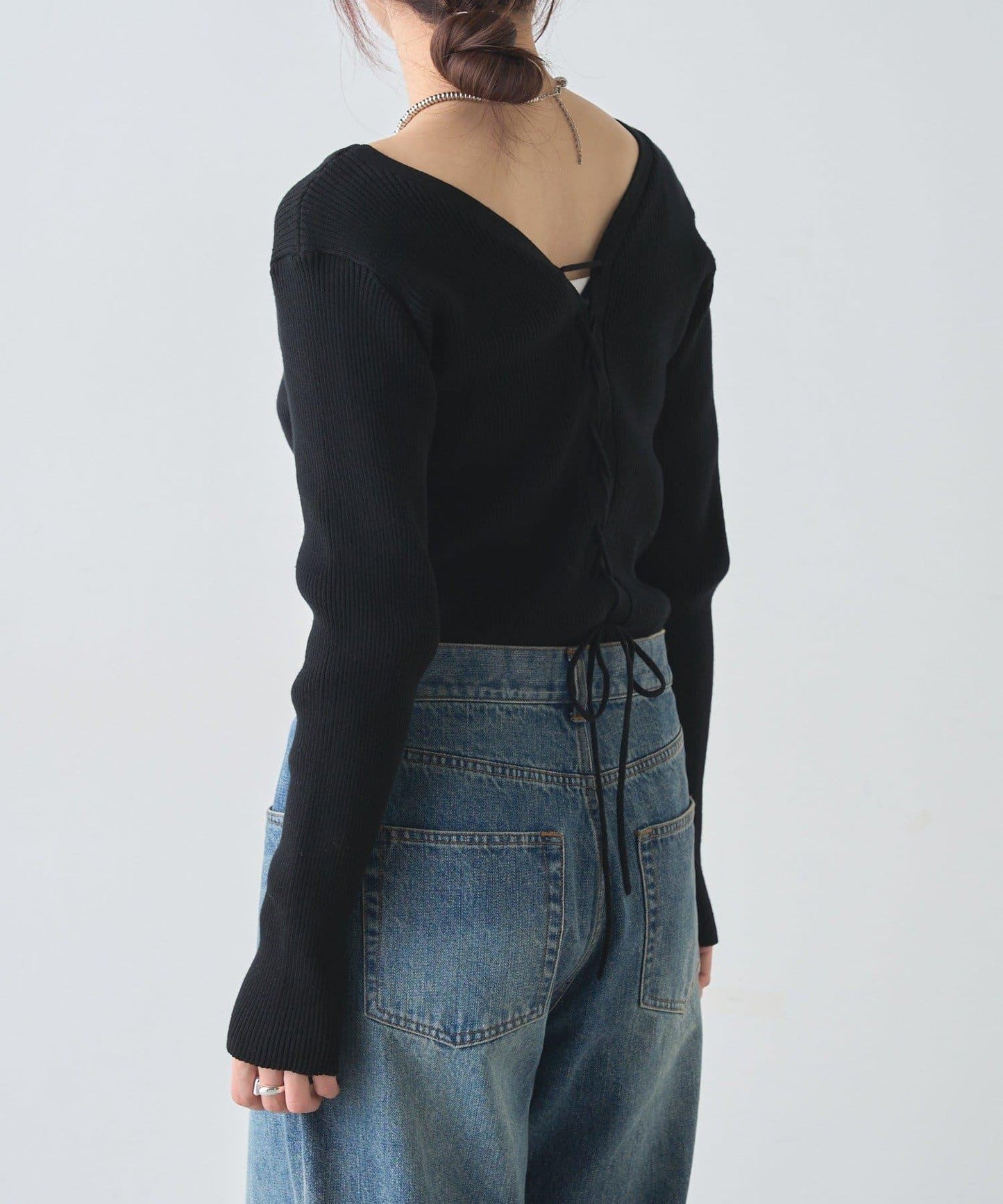 【前後兩穿設計】繫帶針織衫