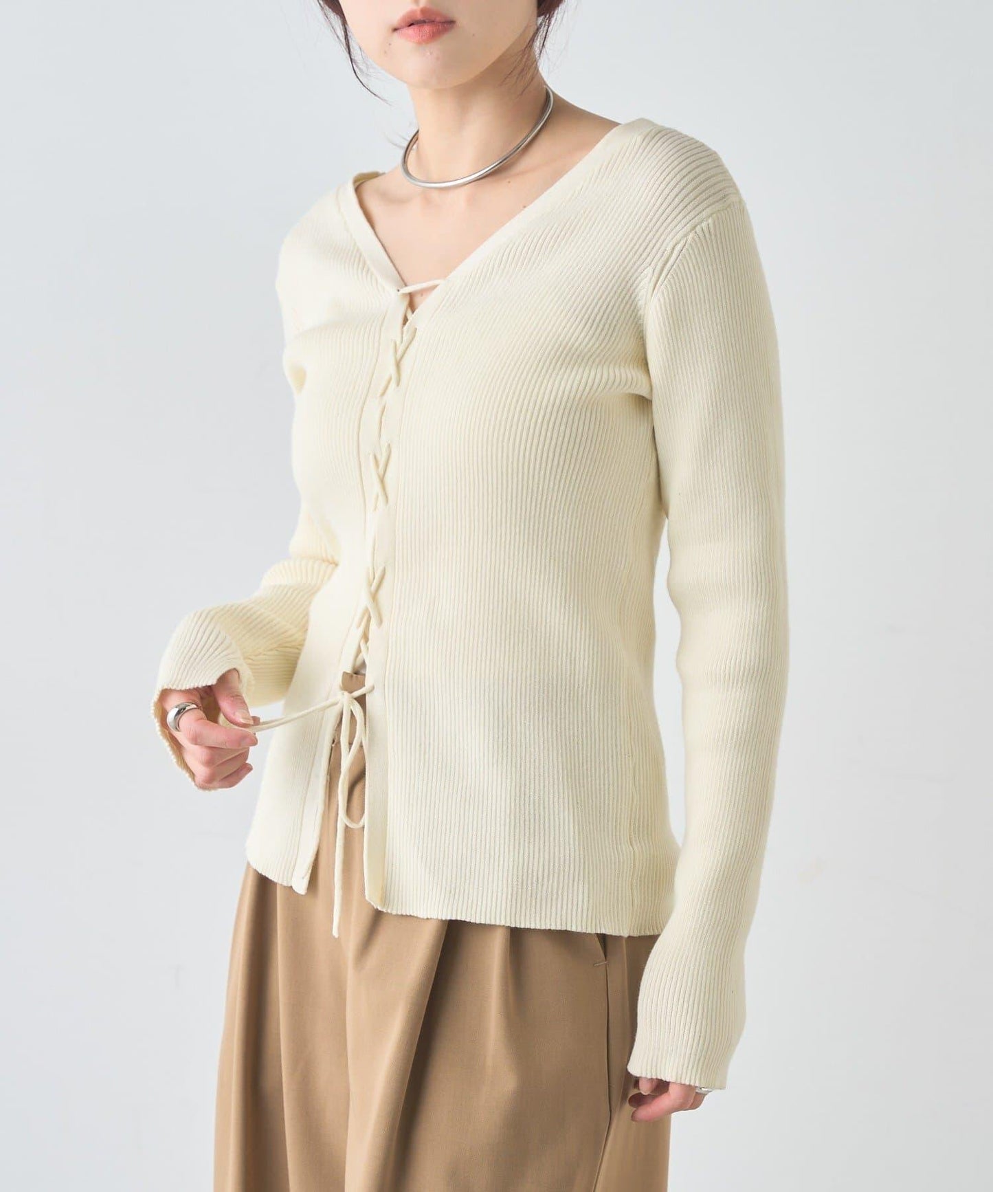 【前後兩穿設計】繫帶針織衫