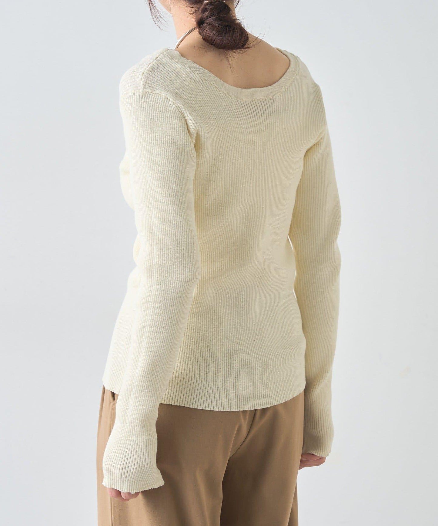 【前後兩穿設計】繫帶針織衫