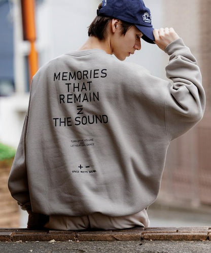 寬鬆版型 單點刺繡 後背印花 下襬抽繩 圓領衛衣