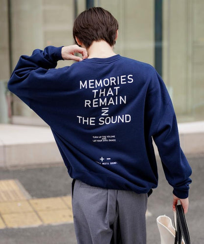 寬鬆版型 單點刺繡 後背印花 下襬抽繩 圓領衛衣