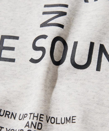 寬鬆版型 單點刺繡 後背印花 下襬抽繩 圓領衛衣