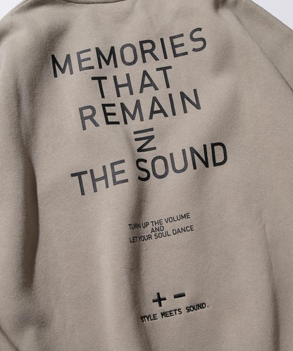 寬鬆版型 單點刺繡 後背印花 下襬抽繩 圓領衛衣