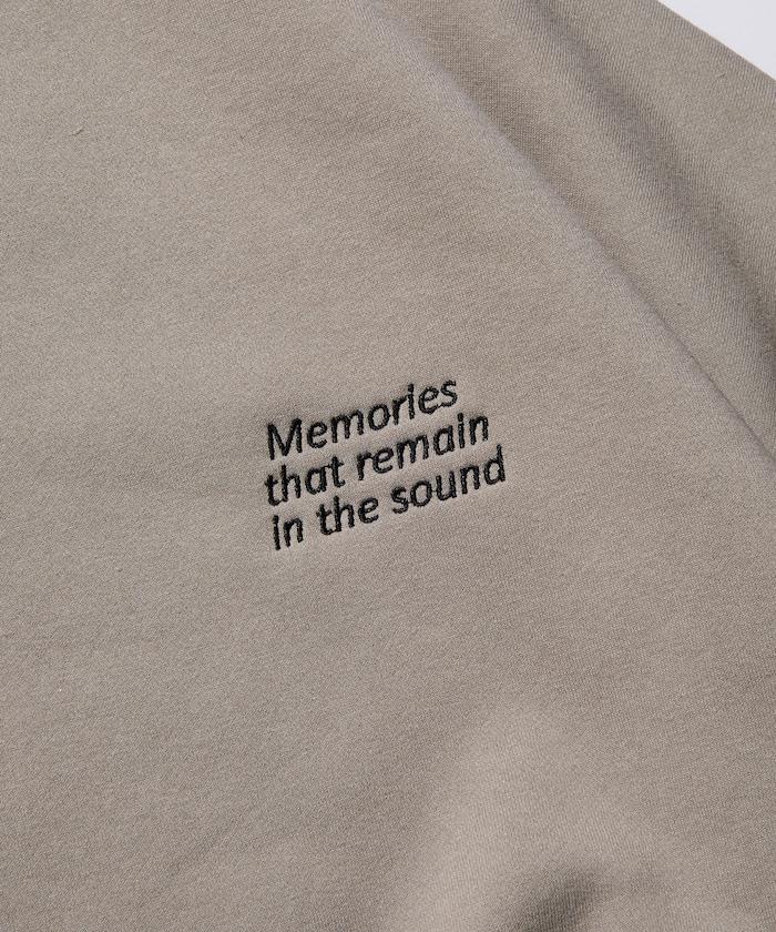 寬鬆版型 單點刺繡 後背印花 下襬抽繩 圓領衛衣