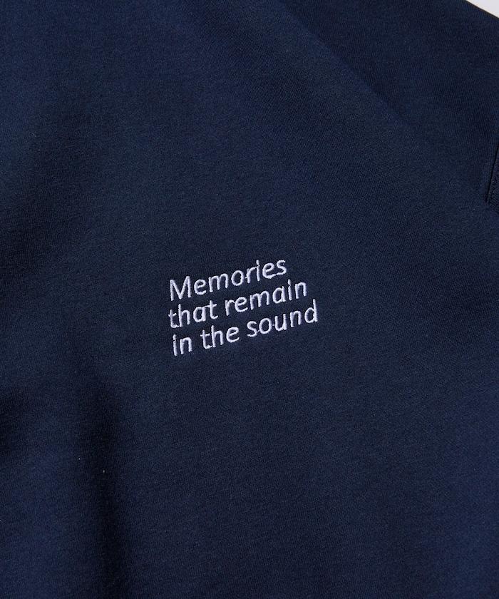 寬鬆版型 單點刺繡 後背印花 下襬抽繩 圓領衛衣