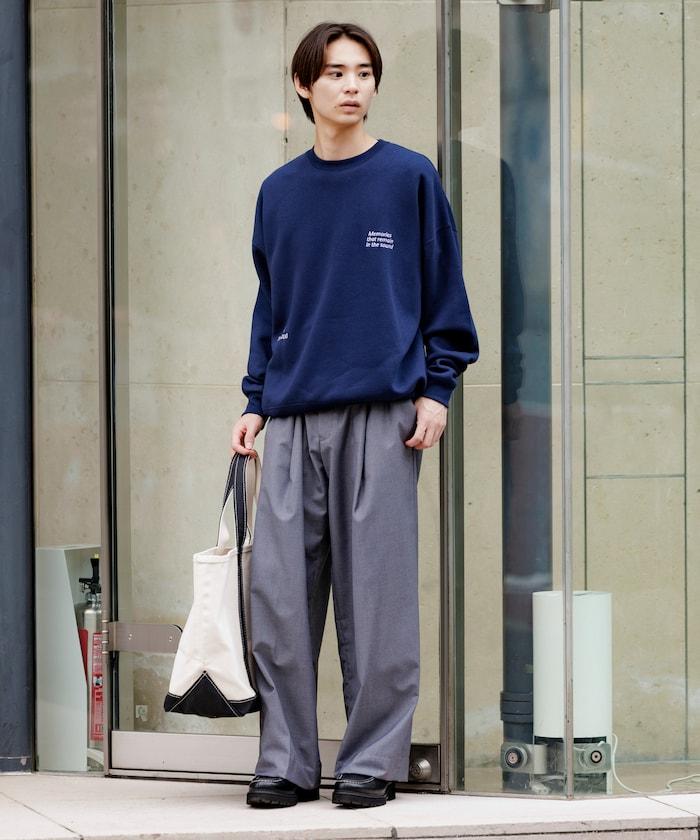 寬鬆版型 單點刺繡 後背印花 下襬抽繩 圓領衛衣