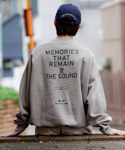 寬鬆版型 單點刺繡 後背印花 下襬抽繩 圓領衛衣