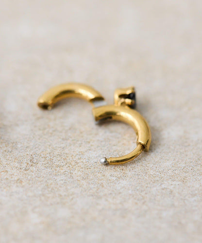 《キャッチレス仕様/金屬アレルギー対応/ステンレス》鑲石迷你圓環耳環