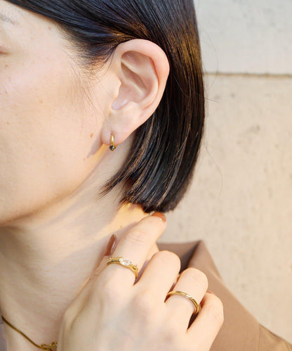 《キャッチレス仕様/金屬アレルギー対応/ステンレス》鑲石迷你圓環耳環