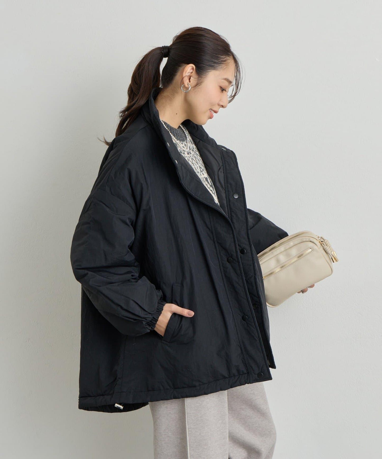 可多種搭配穿著的可雙面穿立領羽絨外套