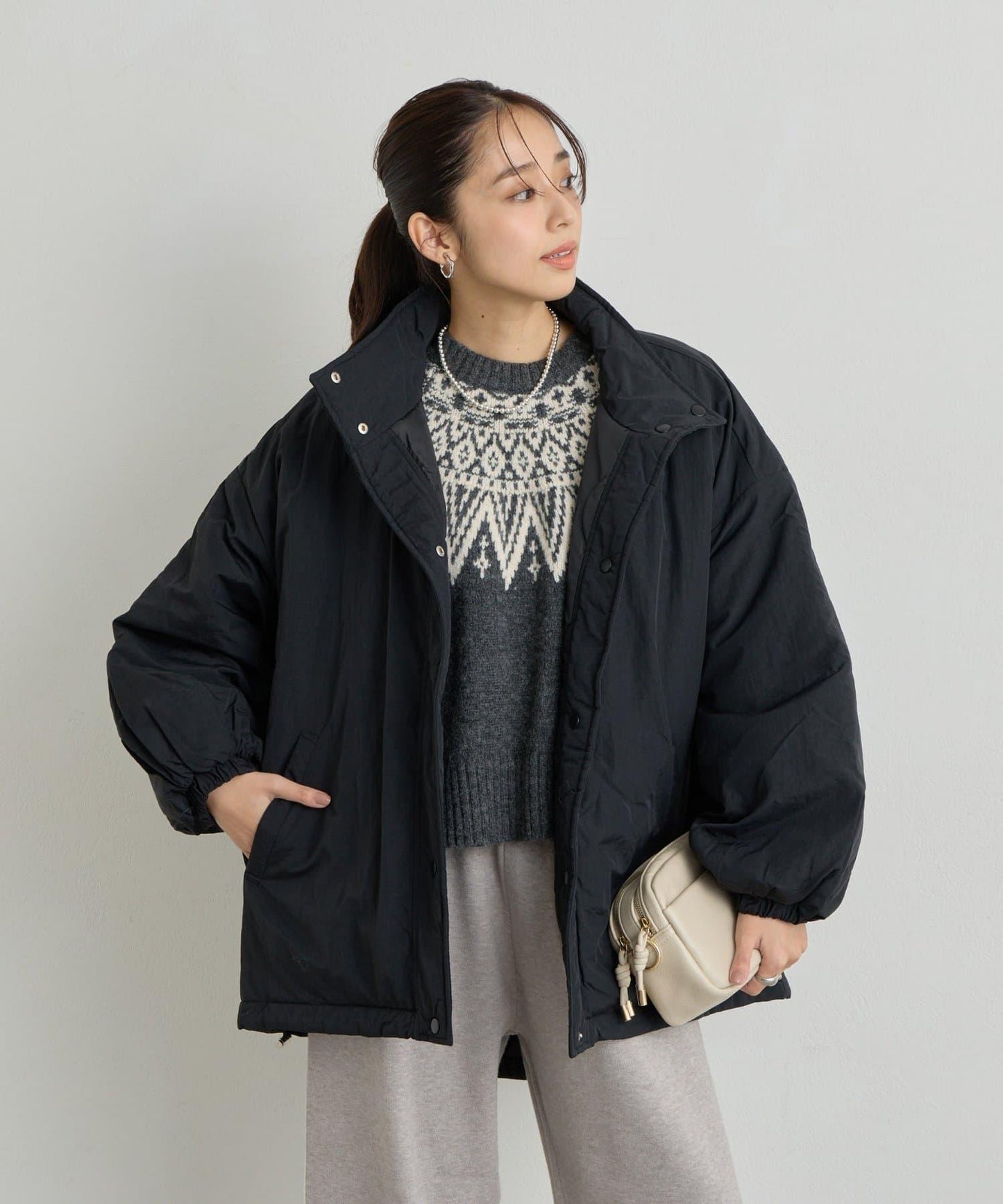 可多種搭配穿著的可雙面穿立領羽絨外套